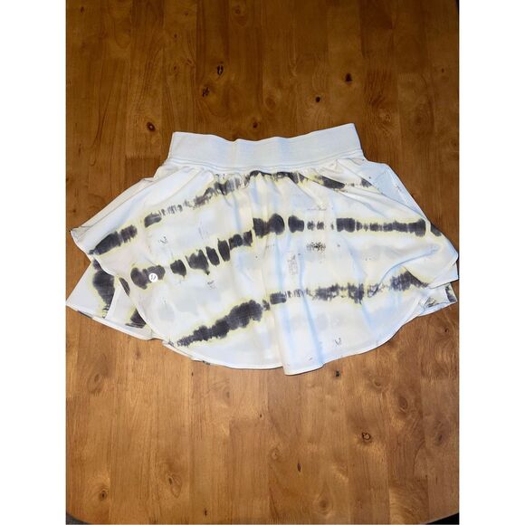 Pre-Owned Lululemon Yellow Size 4 Skort‎ Athletic Skirt - Picture 7 of 7